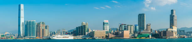 гонконг виктория харбор коулун набережной панорама небоскреб городской пейзаж китай - admiralty bay стоковые фото и изображения