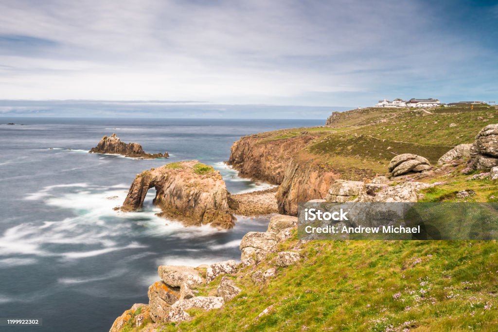 Enys Dodnan and the Armed Knight rock formations Enys Dodnan and the Armed Knight rock formations at Lands End, Cornwall, England, United Kingdom, Europe. Cornwall - England Stock Photo