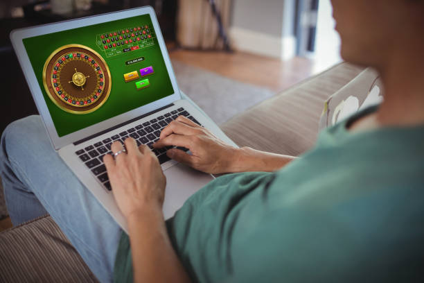 gambar komposit game roulette online - taruhan bola hari ini potret stok, foto, & gambar bebas royalti