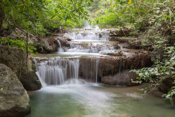 cachoeira de erawan - erawan falls fotos - fotografias e filmes do acervo