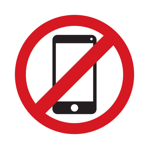 sign verwenden kein mobiltelefon. ndon't sprechen smartphone-zeichen-symbol in flachem stil. vektordesign-gefahren-illustration für ihr projekt - cell phone ban stock-grafiken, -clipart, -cartoons und -symbole