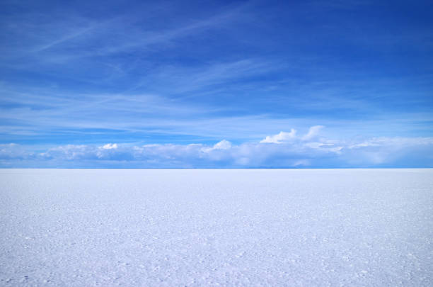南米ボリビアのユネスコ世界遺産、サラール・デ・ウユニ・ソルツ・フラットのパノラマビュー - ウユニ塩湖 ストックフォトと画像