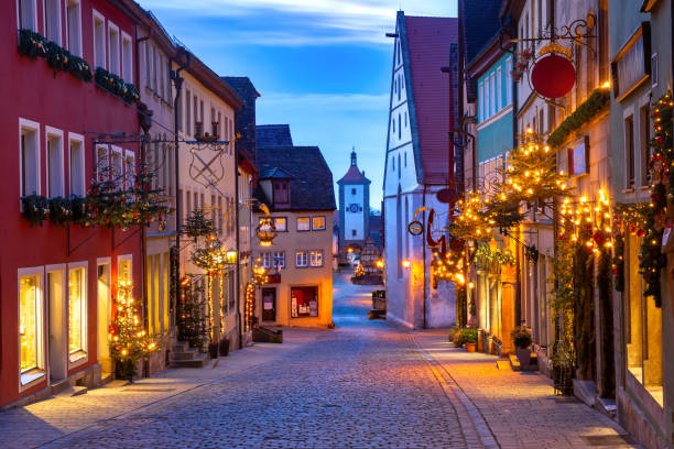 christmas rothenburg ob der tauber, germany - rothenburg old town travel tourism stock-fotos und bilder