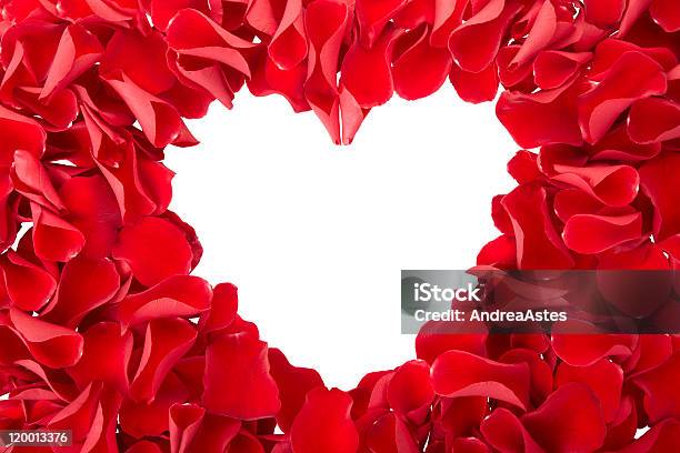Foto de Coração Rosa Vermelha e mais fotos de stock de Pétala de Rosa - Pétala de Rosa, Símbolo do Coração, Amor