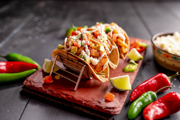 shrimp street tacos - sandwich avocado prepared shrimp bread foto e immagini stock