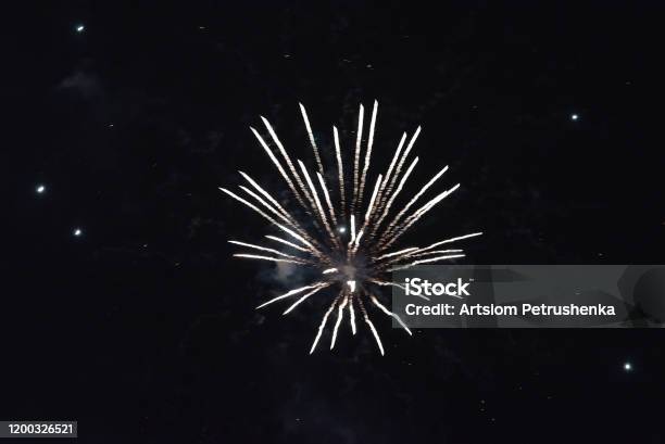 A Flash Of Plain White Fireworks In The Night Sky Stock Photo - Download  Image Now - 2020, Abstract, Anniversary - iStock