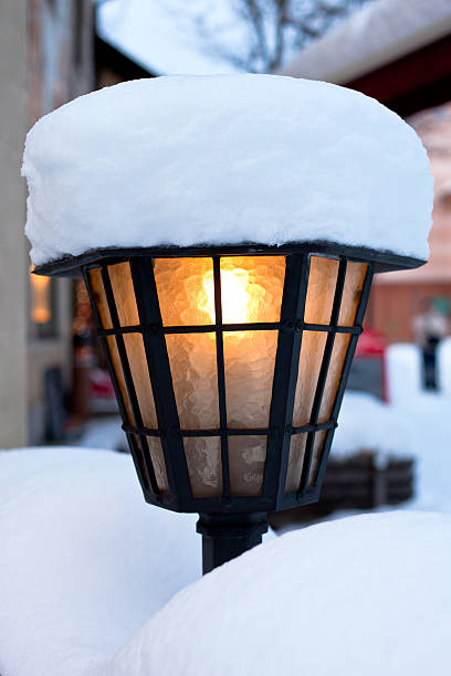 istock streetlamp in winter 120037406