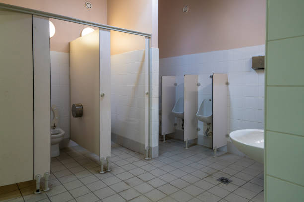 Shower, Health Club, Shared Shower, Public Toilet, Mirror