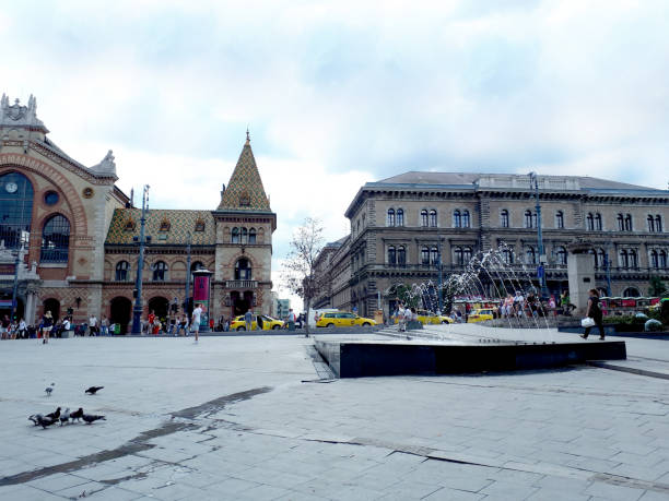 mercato principale di budapest - eclectic community foto e immagini stock