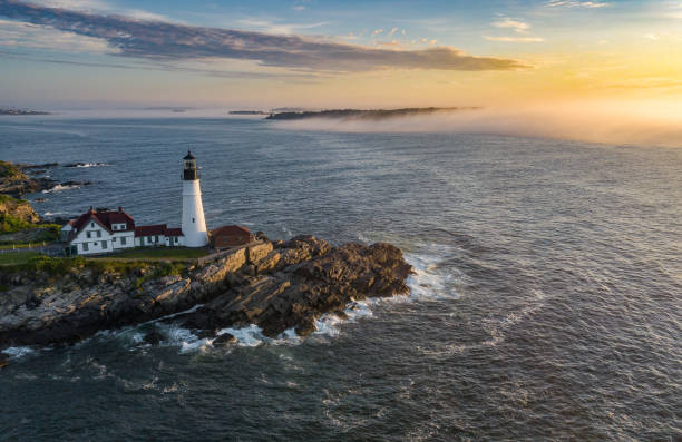 foto drone portland light nel maine - parco nazionale acadia foto e immagini stock