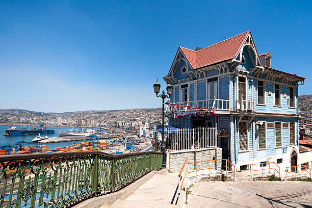 Valparaiso Colorful house in Valparaiso, Chile with view on the port. UNESCO World Heritage. valparaiso chile stock pictures, royalty-free photos & images