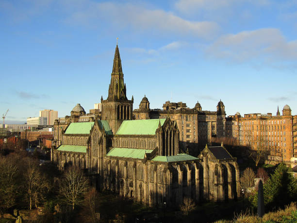 necrópolis histórica de glasgow - uk cathedral cemetery day fotografías e imágenes de stock