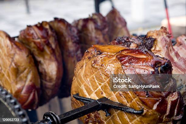 Am Spieß Gebratene Schwein Stockfoto und mehr Bilder von Hausschwein - Hausschwein, Prag, Schwein