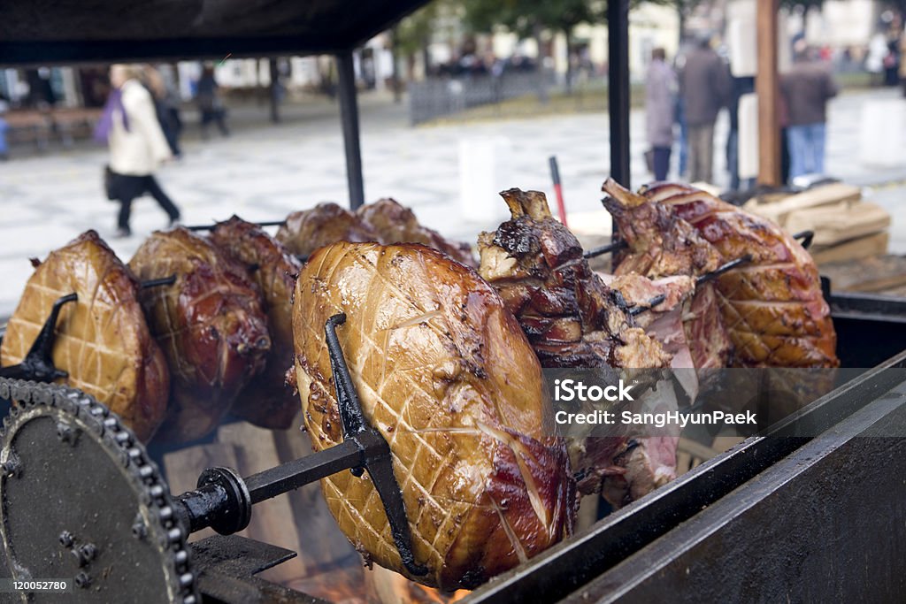 Cerdo asado al pincho - Foto de stock de Asado al pincho libre de derechos