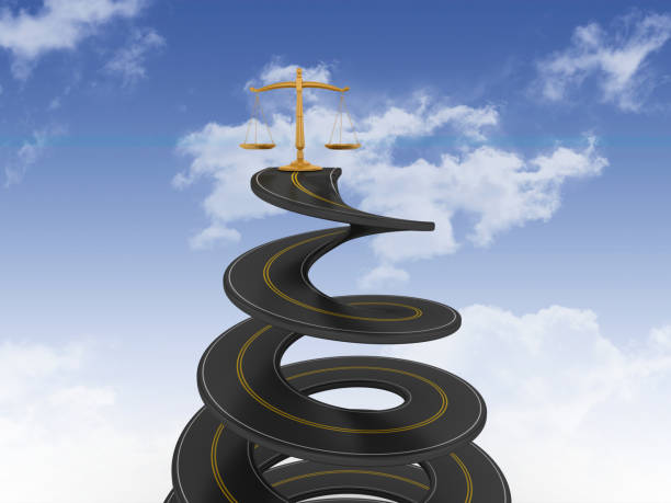 spiral road con scale di giustizia su sky - rendering 3d - weight scale justice legal system scales of justice foto e immagini stock