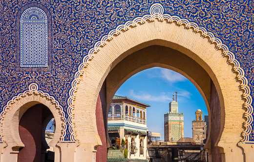 Puerta de Bab Bou Jeloud (La Puerta Azul) ubicada en Fez, Marruecos photo