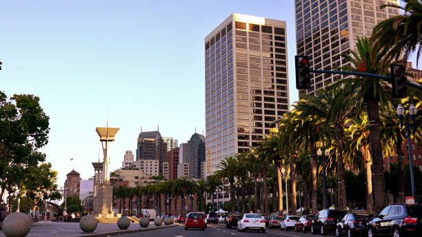istock San Francisco Street. Sklyline 1200569335