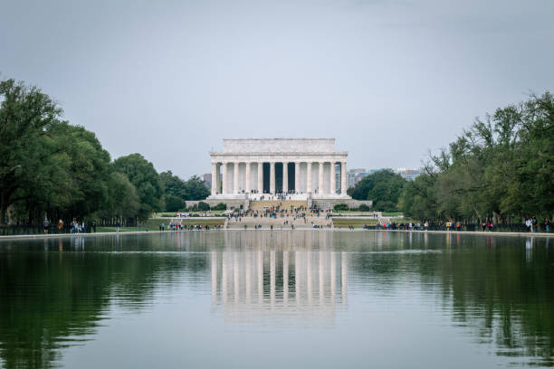 istock Lincoln Memorial and mirror reflection on the pool 1200572354