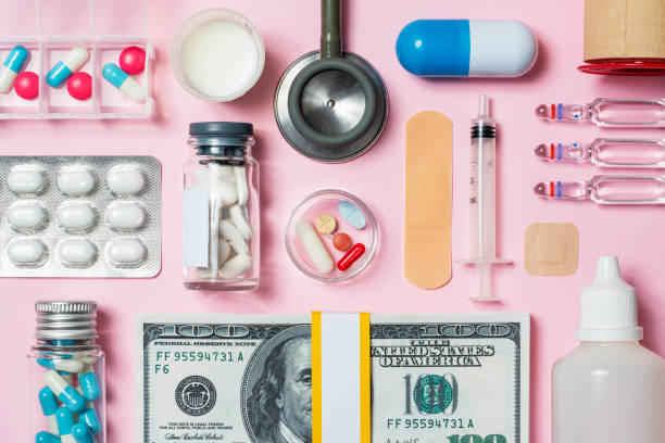 medicine and american dollar flat lay - currency stethoscope medicare usa imagens e fotografias de stock