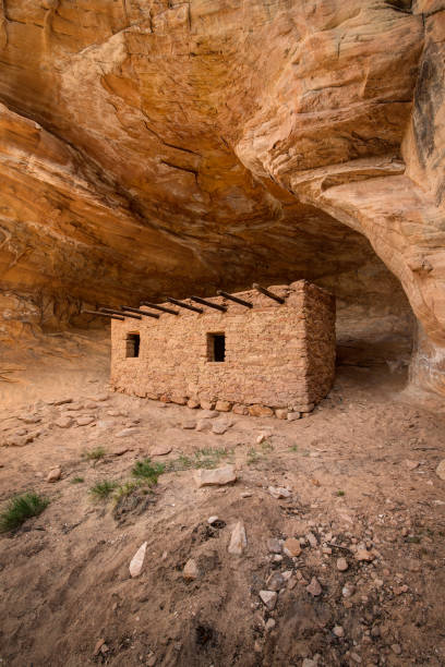 cèdre mesa anasazi ruine et alcôve - american culture usa history anasazi photos et images de collection