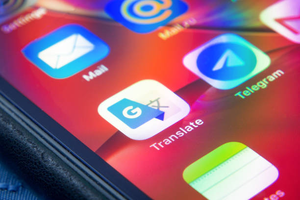 google traduire - application de près sur apple iphone xr - translation photos et images de collection