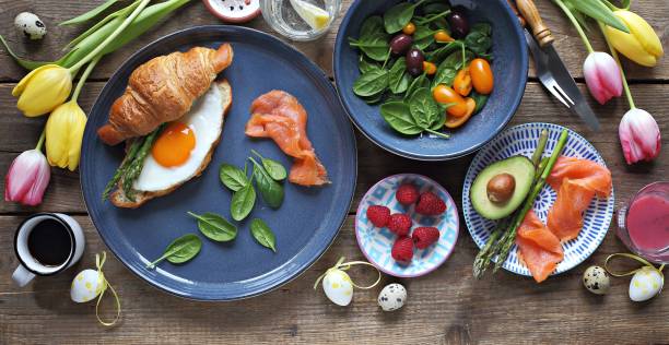 easter festive brunch or breakfast table. - retro revival food easter napkin imagens e fotografias de stock