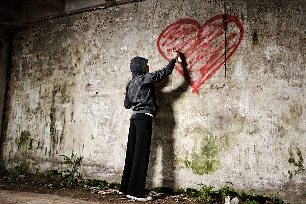 istock grunge valentine girl 120075111