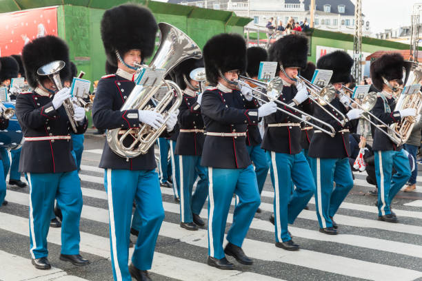 trumpeters of the procession of the royal guardsmen, denmark - guard of honor imagens e fotografias de stock