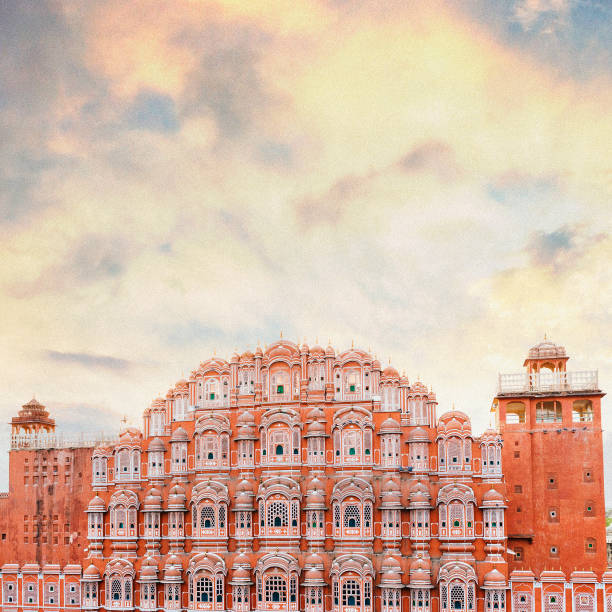 hawa mahal, à jaipur - hawa photos et images de collection