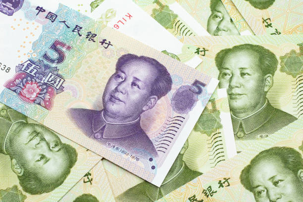 китайская пяти юаней записка на фоне юаней законопроектов - mao tse tung стоковые фото и изображения
