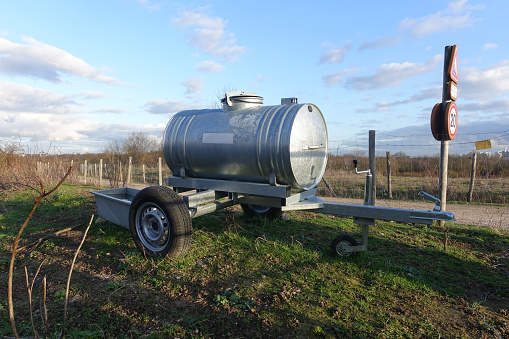 Mobile water tank for animals  water tank mounted on pneumatic wheel  Zoo