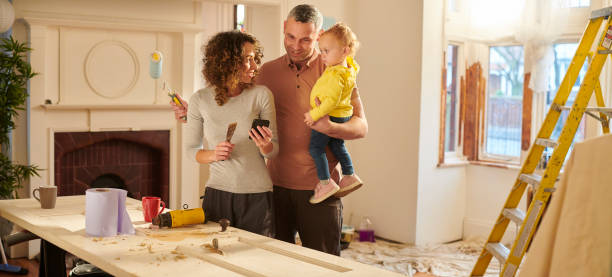 istock searching a great deal 1200912445