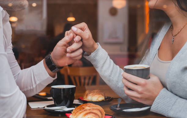 istock dating, romantic date in restaurant for couple 1200944088