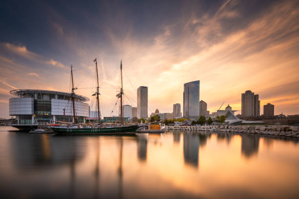 istock Milwaukee, Wisconsin, USA Skyline at Twilight 1200983642