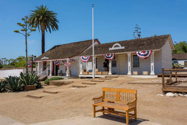 altes holzgebäude der zeit des wilden westens in der historischen stadt san diego, kalifornien, usa - house san diego california old town architecture stock-fotos und bilder