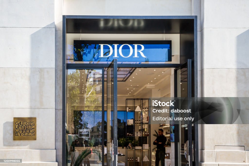 The Dior Luxury Perfume Store On Champselysees Avenue Stock Photo -  Download Image Now - iStock