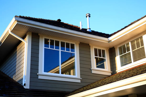 close-up view of modern residential architecture with all the trimmings - eavestrough imagens e fotografias de stock