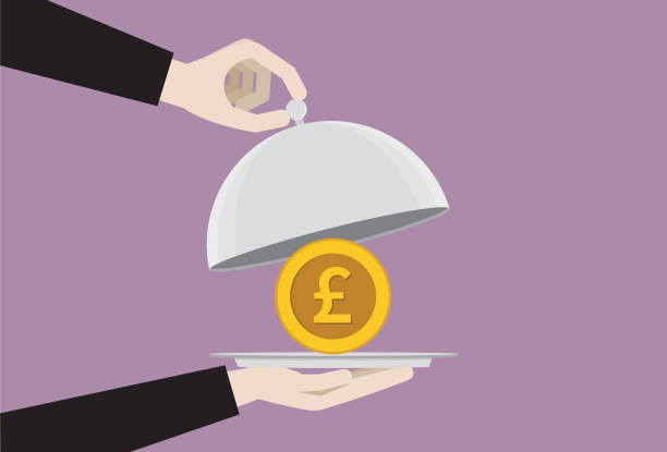 illustrations, cliparts, dessins animés et icônes de pièce de monnaie de livre de royaume-uni dans une cloche de nourriture - plateau à cloche