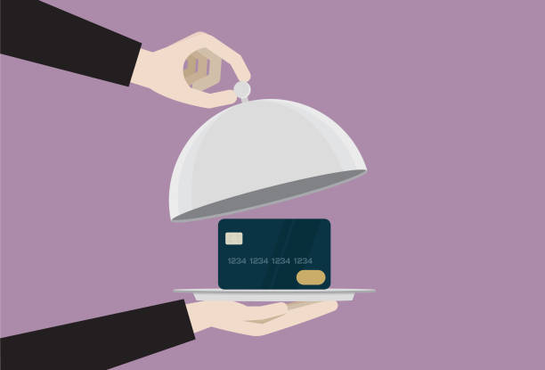 illustrations, cliparts, dessins animés et icônes de carte de crédit dans une cloche de nourriture - plateau à cloche