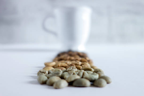 커피 로스팅 단계 - bean coffee bean heap white 뉴스 사진 이미지