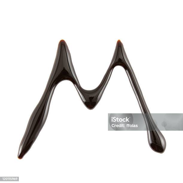 Chocolate Letra M - Fotografias de stock e mais imagens de Alfabeto - Alfabeto, Chocolate, Chocolate Amargo