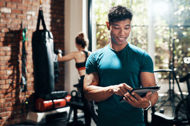 gracias a dios por las aplicaciones de fitness modernas - box white blank computer software fotografías e imágenes de stock