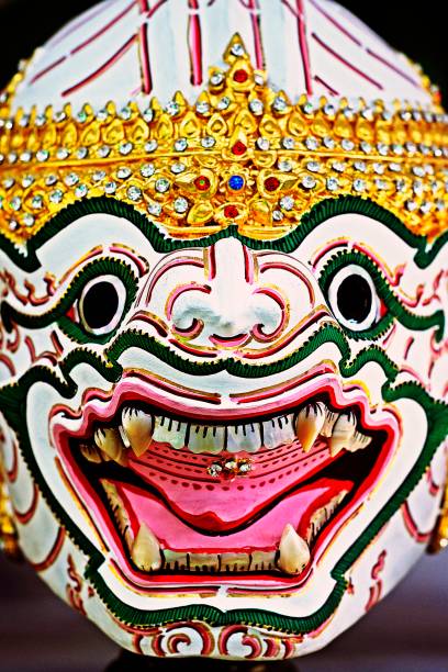 Artist builder Buddha's head,Crafts to create the Buddha of Asia.