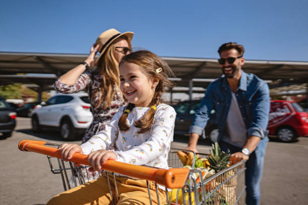 istock It's time for family shopping 1201192009