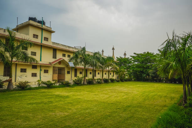 Beautiful lawn and building in the Vipasana Meditation Center. Kanpur, India Beautiful lawn and building in the Vipasana Meditation Center. Kanpur, India kanpur stock pictures, royalty-free photos & images