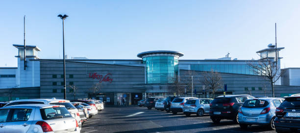 centrum handlowe liffey valley w zachodnim dublinie, irlandia. - clondalkin zdjęcia i obrazy z banku zdjęć