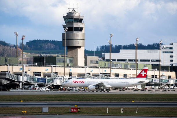 aéroport suisse à zurich, suisse-18/01/2020 - swiss culture switzerland business time photos et images de collection