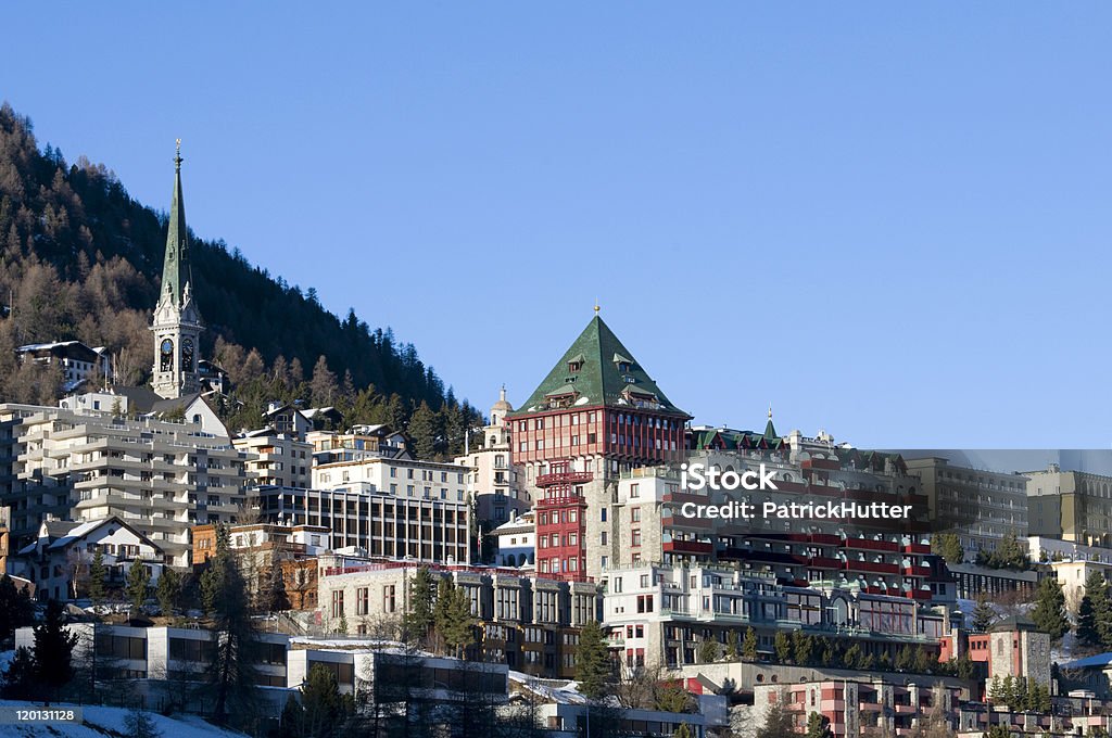 Alpine cosmopolita de la ciudad - Foto de stock de Hotel libre de derechos