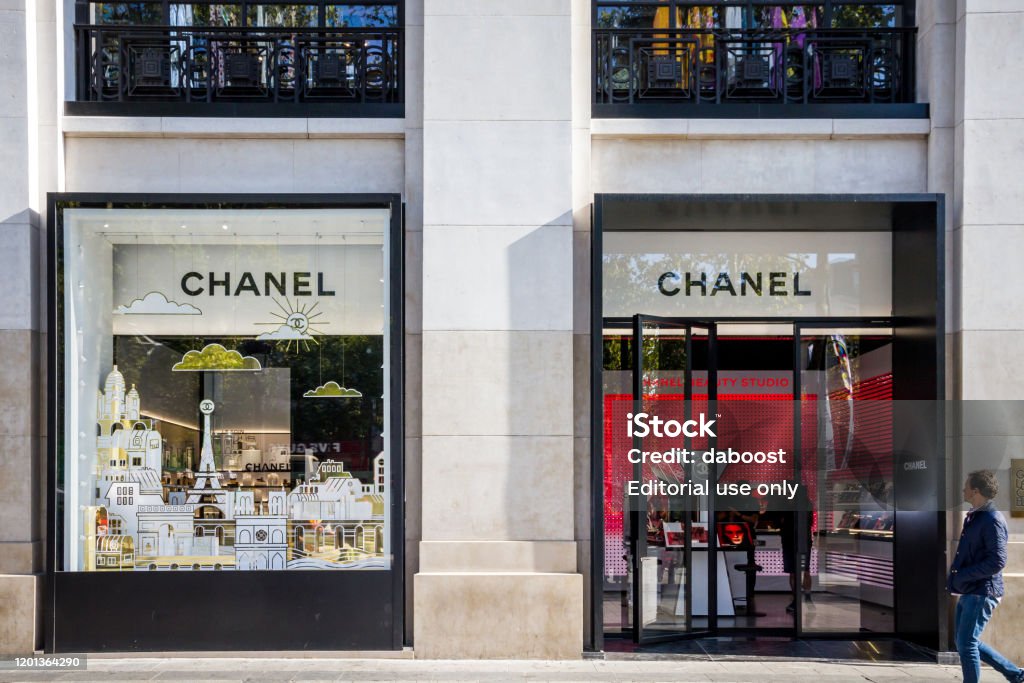 The Chanel Luxury Perfume Store On Champselysees Avenue Stock Photo -  Download Image Now - iStock