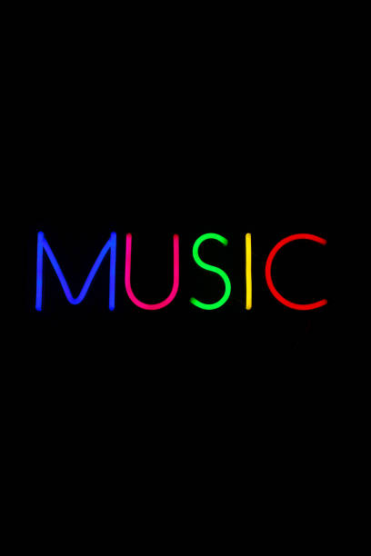 segno musicale multicolore su sfondo nero isolato. - neon light disco lights illuminated nightlife foto e immagini stock